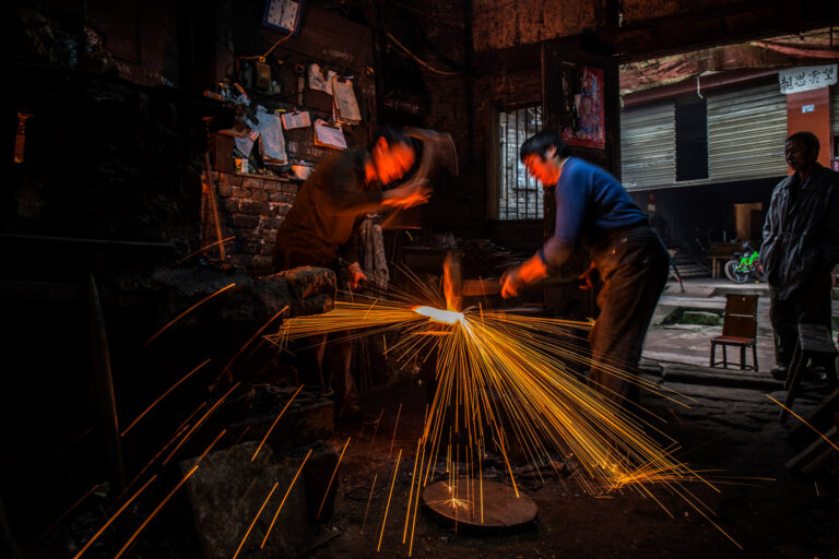 Zhang Rucui - Husband-and-wife-blacksmith-shop